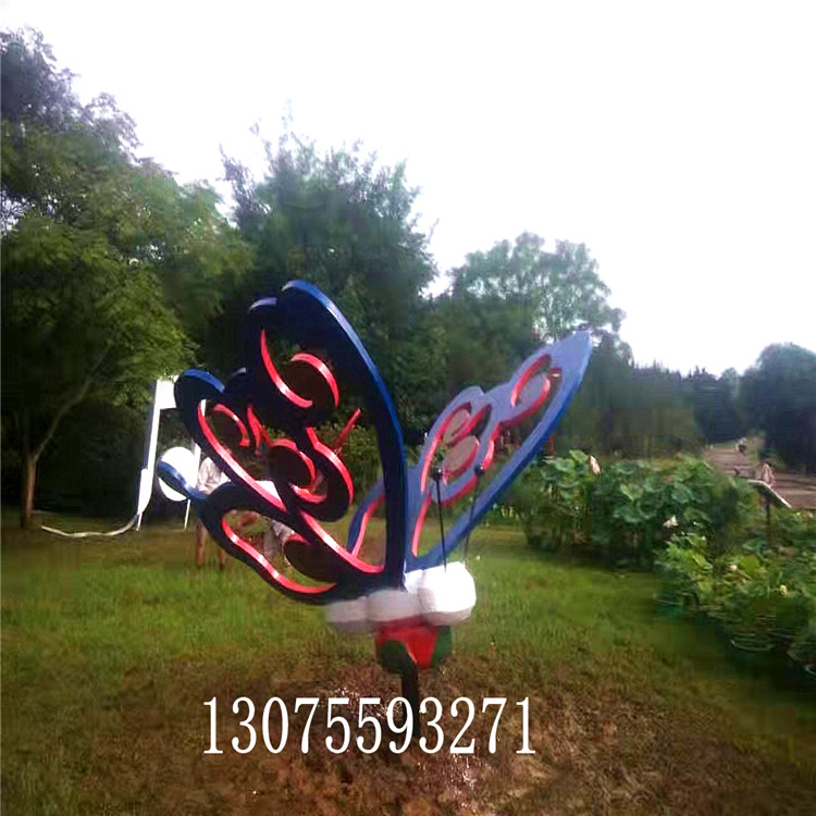 徐州玻璃鋼雕塑廠：制作時，一定要重視鑄銅雕塑的細節(jié)